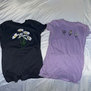 2 shirt bundle, both from Aeropostale, barely worn perfect for flowery spring!🌸